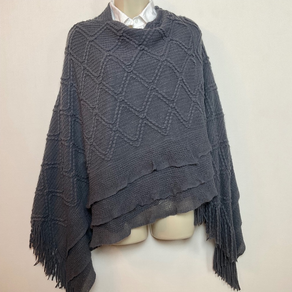 📦🔹Slate Gray shawl poncho One size Ruffle Fringe DISCOUNTED SHIPPING
